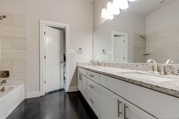 Bathroom, Dual Sink Vanities, Interior