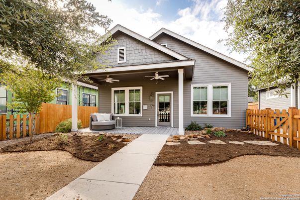 Exterior, Facade, American Craftsman