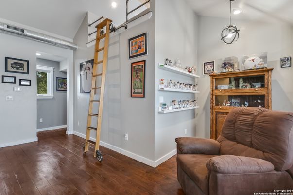 Interior, Pendant Lights, Recessed Lighting, Wood Texture Flooring