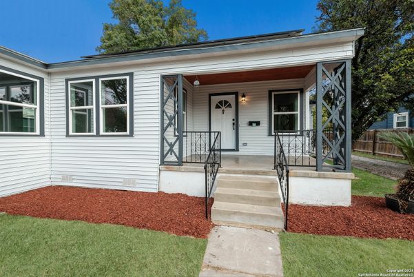 Exterior, Facade, None