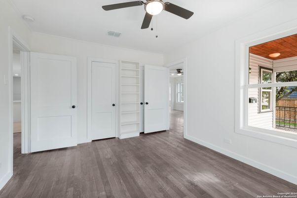 Empty room, Interior, Recessed Lighting, Wooden Ceilings, Wood Texture Flooring