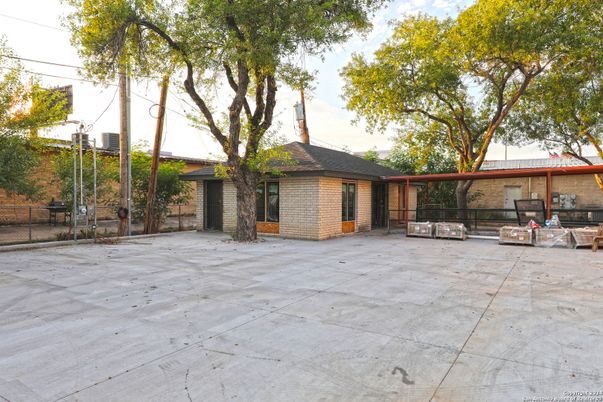 Backyard, Exterior