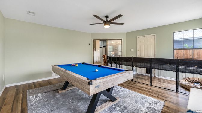 Billiard Table, Game Room, Interior, Wood Texture Flooring