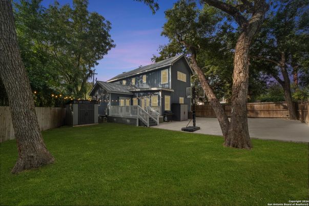 Backyard, Exterior