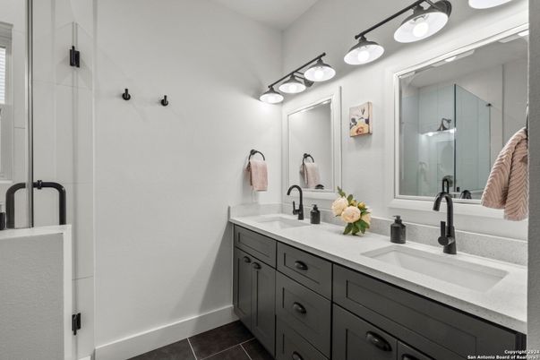 Bathroom, Dual Sink Vanities, Interior