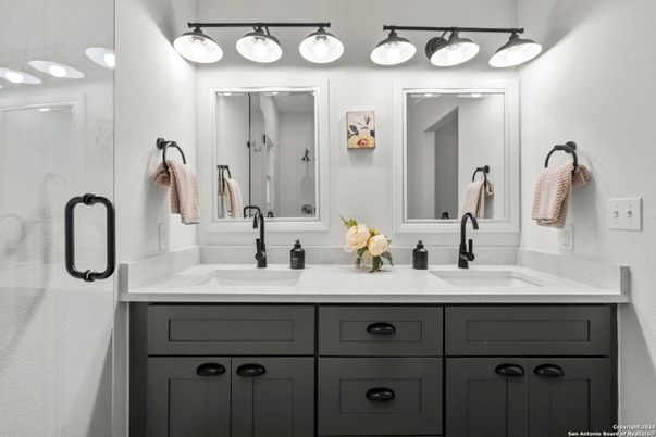 Bathroom, Dual Sink Vanities, Interior
