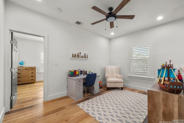 Home Office, Interior, Recessed Lighting, Wood Texture Flooring