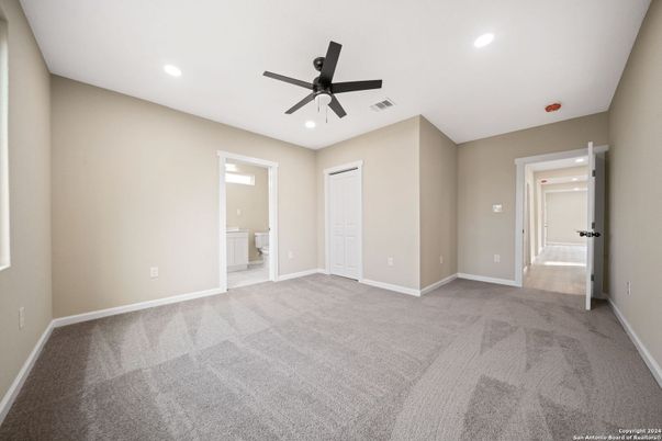 Empty room, Interior, Recessed Lighting
