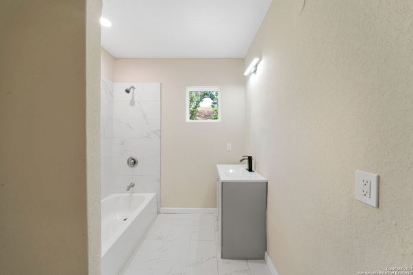 Bathroom, Interior, Marble, Recessed Lighting