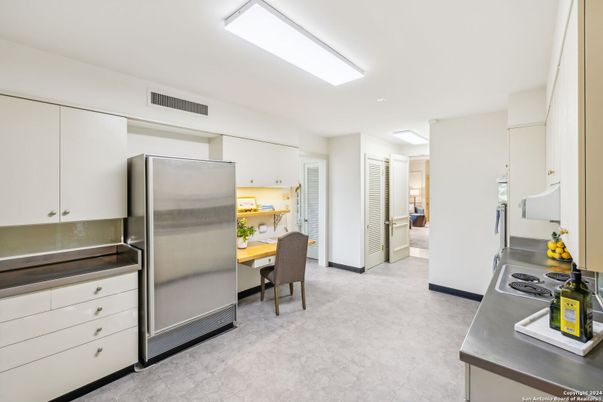 Dining room, Interior, Kitchen, Stainless Steel Appliances