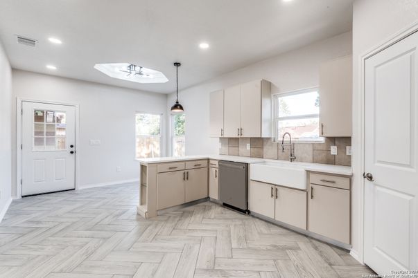 Interior, Kitchen, Pendant Lights, Recessed Lighting, Wood Texture Flooring