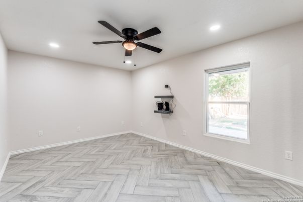 Empty room, Interior, Recessed Lighting, Wood Texture Flooring
