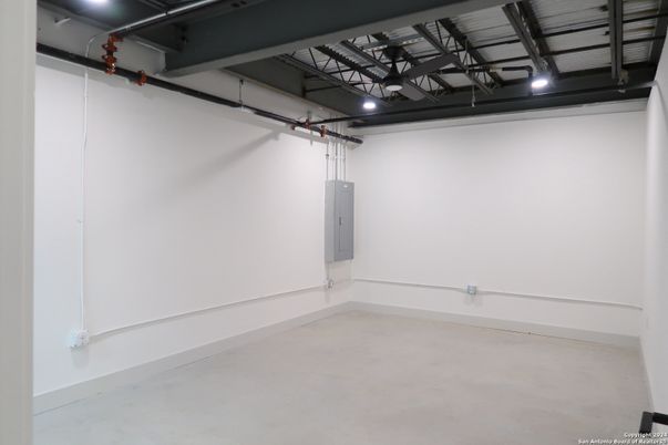 Garage, Interior