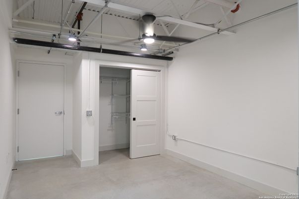 Garage, Interior