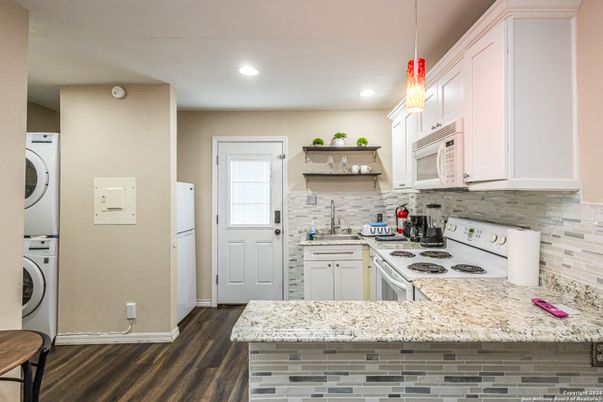 Interior, Kitchen, Pendant Lights, Recessed Lighting, Washer, Wood Texture Flooring