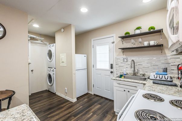 Interior, Recessed Lighting, Utility Closets, Washer, Wood Texture Flooring
