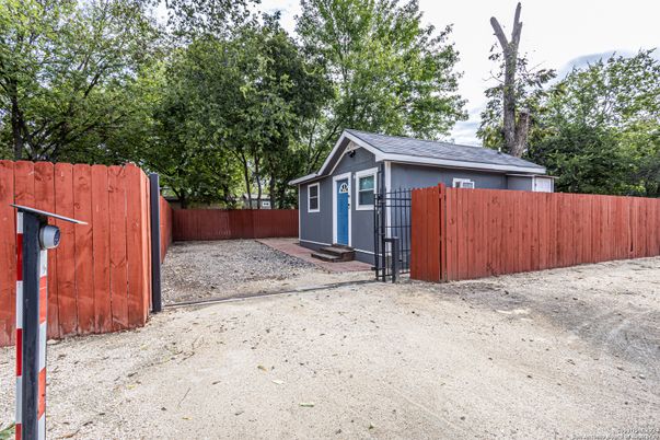 Backyard, Exterior