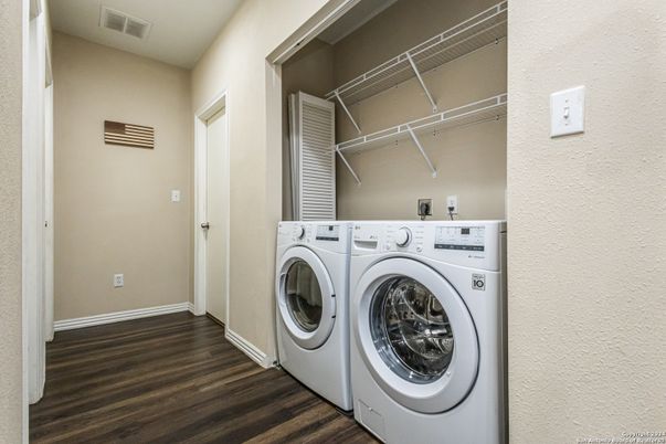 Interior, Utility Closets, Washer, Wood Texture Flooring