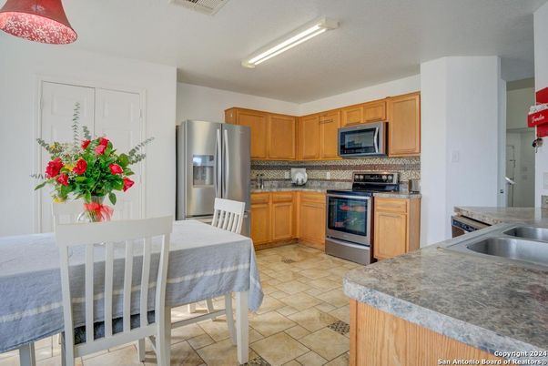 Dining room, Interior, Kitchen, Stainless Steel Appliances