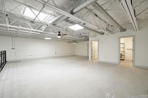 Garage, Interior
