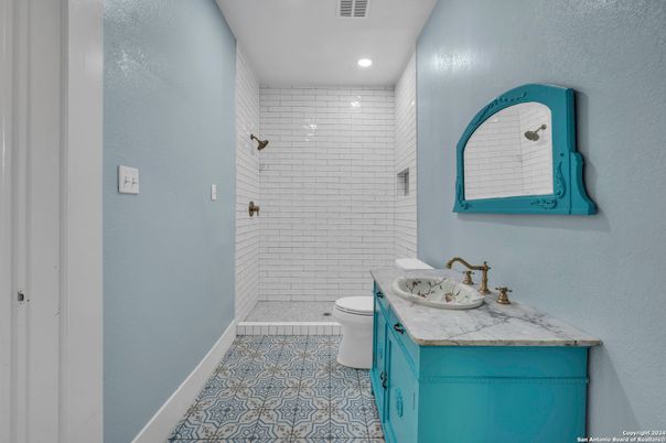 Bathroom, Interior, Recessed Lighting