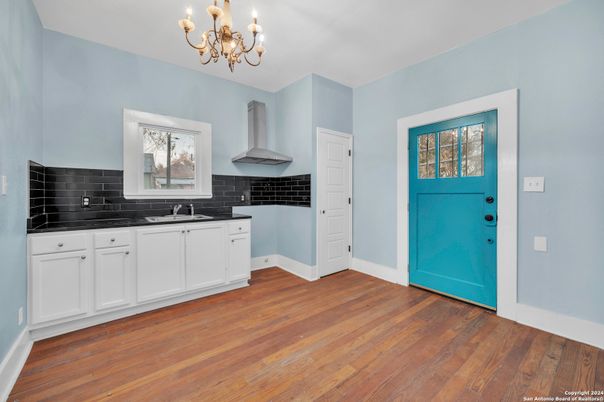 Chandelier, Interior, Kitchen, Wood Texture Flooring