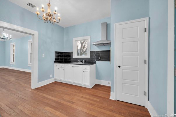 Chandelier, Interior, Kitchen, Wood Texture Flooring