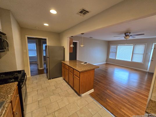 Interior, Pendant Lights, Recessed Lighting, Wood Texture Flooring
