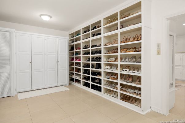 Interior, Walk-in Closets