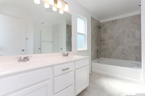 Bathroom, Dual Sink Vanities, Interior