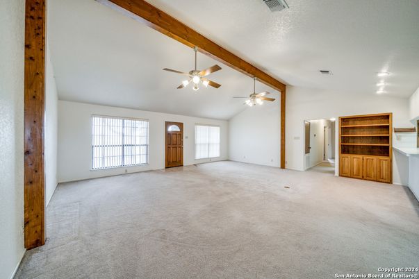 Empty room, Interior, Wooden Beams