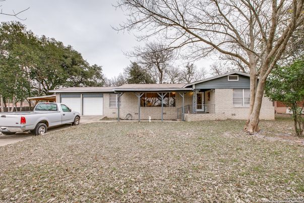 Attached, Exterior, Facade, Brick Facade, Ranch