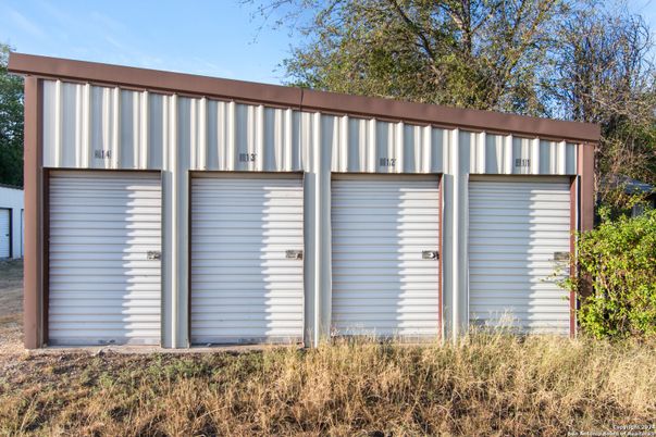 Detached Garage, Exterior