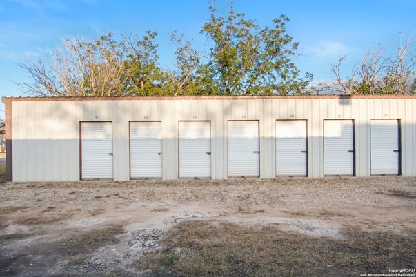 Detached Garage, Exterior