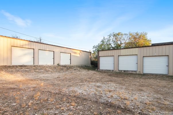 Detached Garage, Exterior