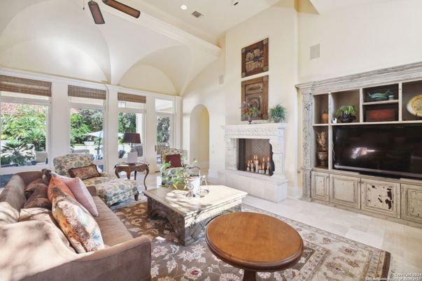 Fireplace, Interior, Living room, Recessed Lighting