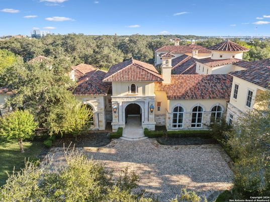 Backyard, Exterior, Facade, Mediterranean