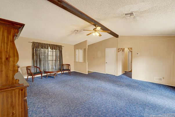 Empty room, Interior, Wooden Beams