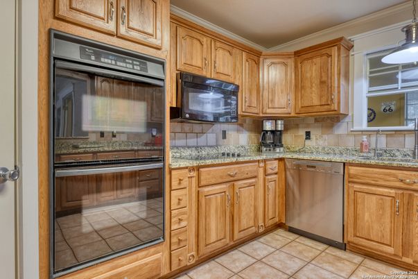 Interior, Kitchen, Pendant Lights, Stainless Steel Appliances