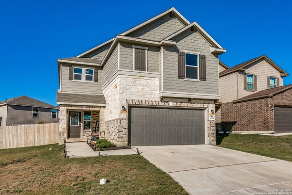 Attached, Exterior, Facade, American Craftsman