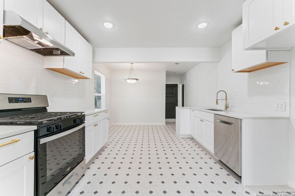 Interior, Kitchen, Pendant Lights, Recessed Lighting, Stainless Steel Appliances