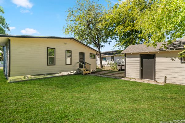 Backyard, Exterior