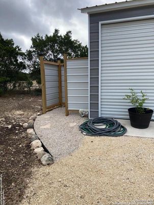 Detached Garage, Exterior