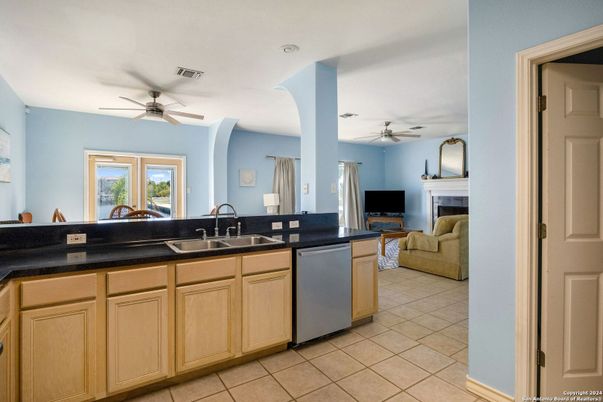 Fireplace, Interior, Kitchen, Recessed Lighting