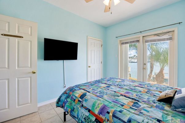 Bedroom, Interior, Water