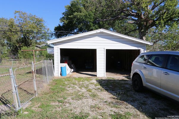 Detached Garage, Exterior