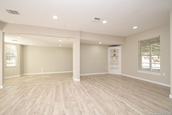 Empty room, Interior, Recessed Lighting, Wood Texture Flooring
