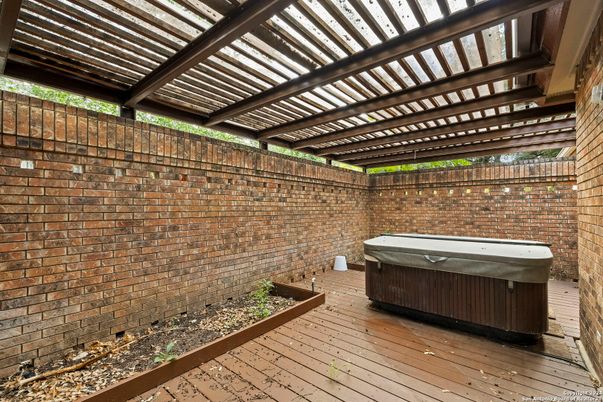 Exterior, Hot Tub