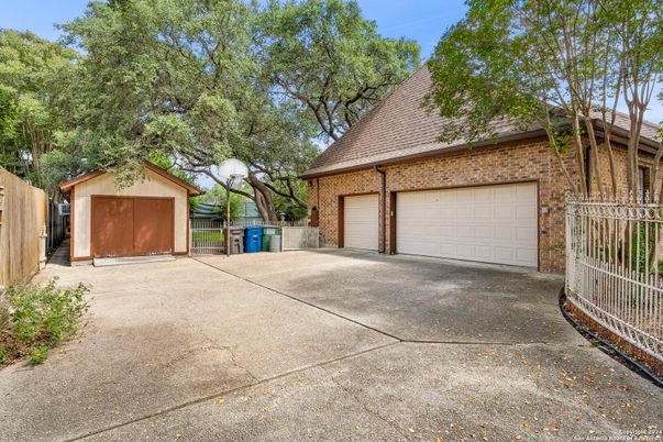 Detached Garage, Exterior