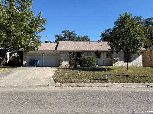 Attached, Exterior, Facade, Brick Facade, Ranch
